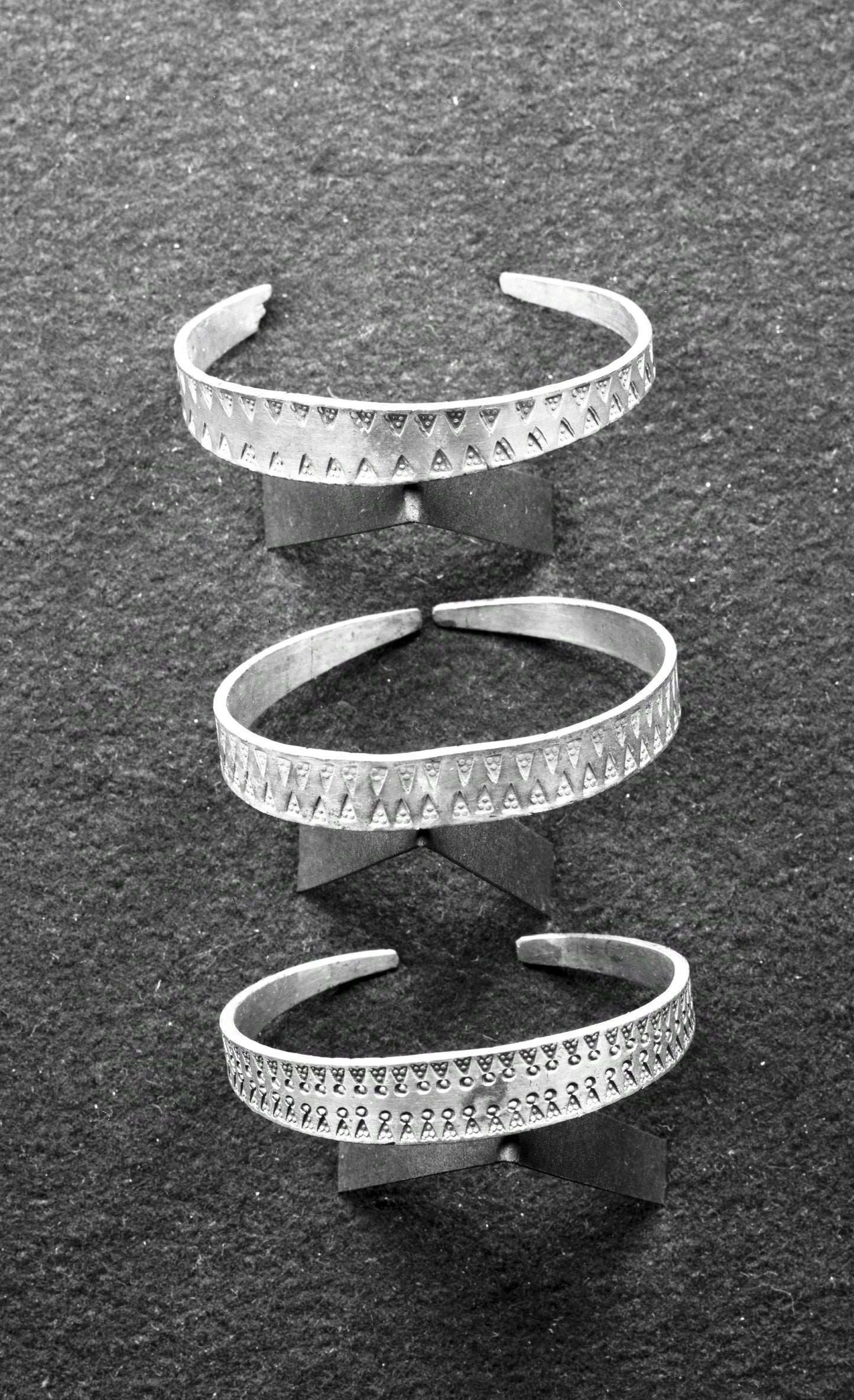 Hole armring, c17127